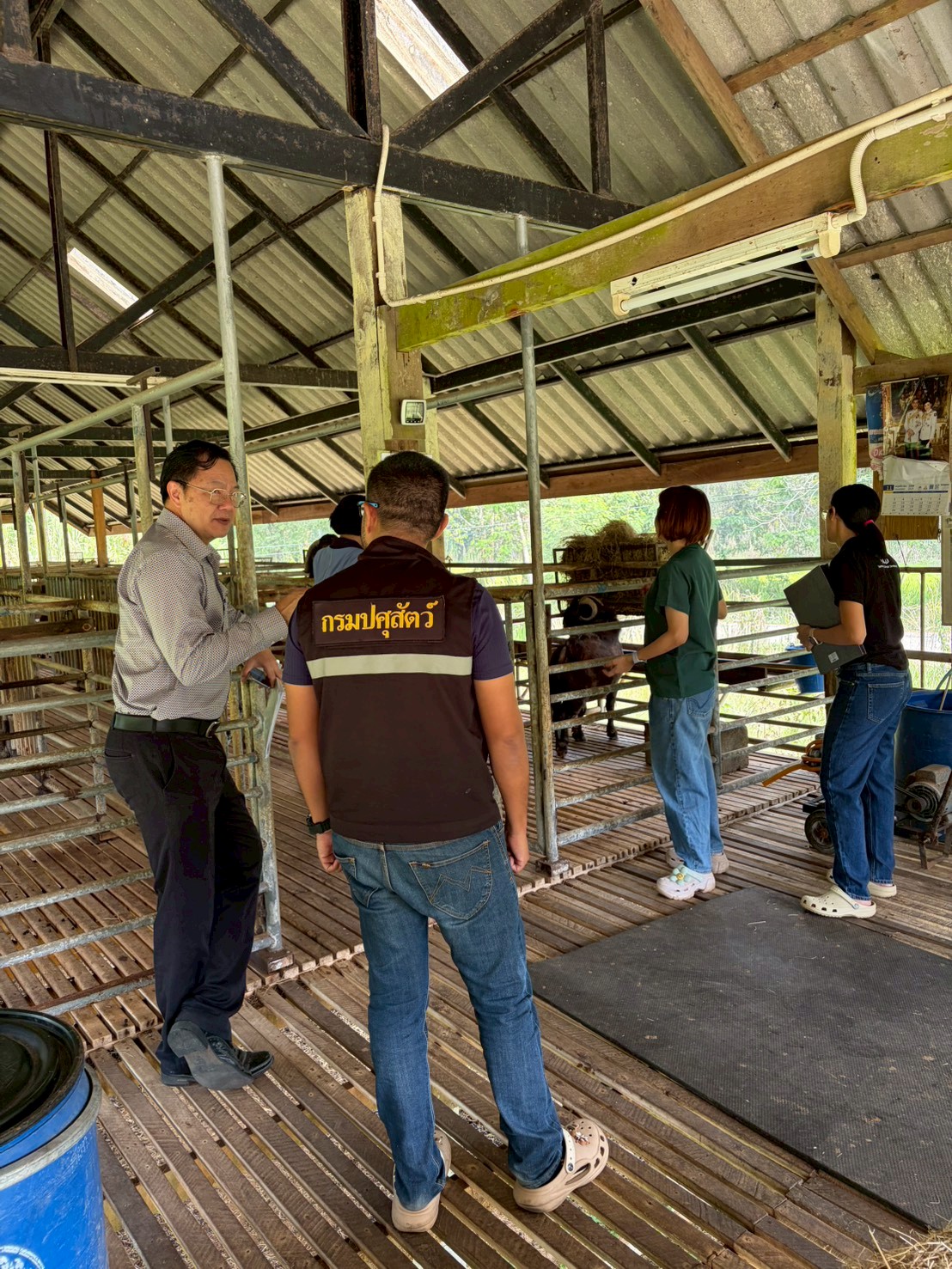 LINE ALBUM trwc pramein tx suny phlit na cheux 6369 260309 4