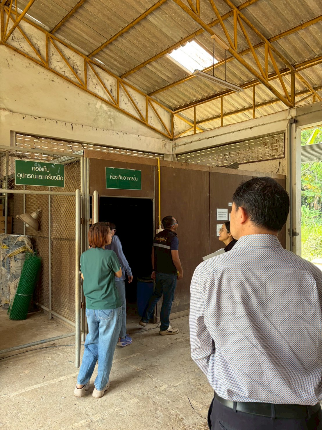 LINE ALBUM trwc pramein tx suny phlit na cheux 6369 260309 5